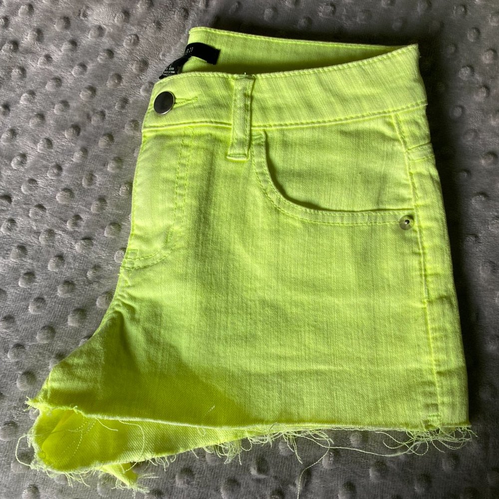 Booty Shorts (2) - Picture 6 of 9